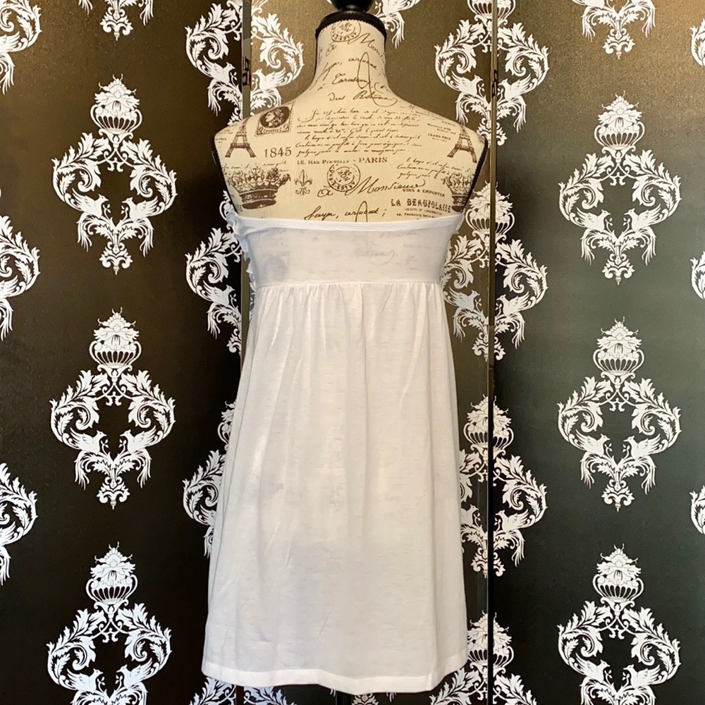 ๐ Super Cute White Ruffle Swimsuit Cover Up! - Picture 4 of 5
